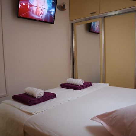 Apartments Iva Und Franka Omiš Екстериор снимка