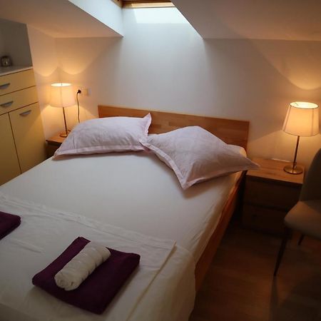 Apartments Iva Und Franka Omiš Екстериор снимка