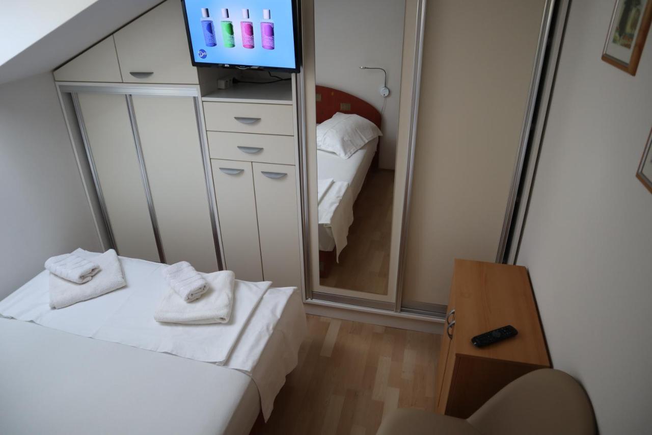 Apartments Iva Und Franka Omiš Екстериор снимка
