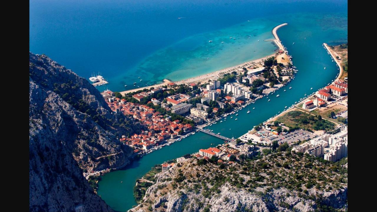 Apartments Iva Und Franka Omiš Екстериор снимка
