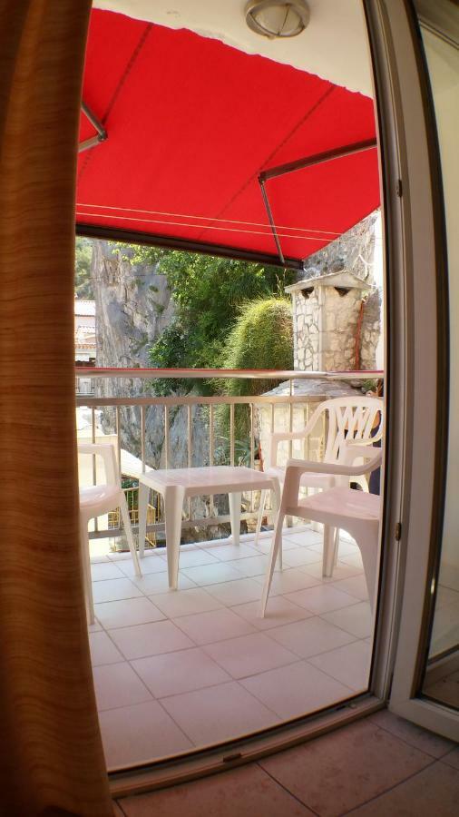 Apartments Iva Und Franka Omiš Екстериор снимка