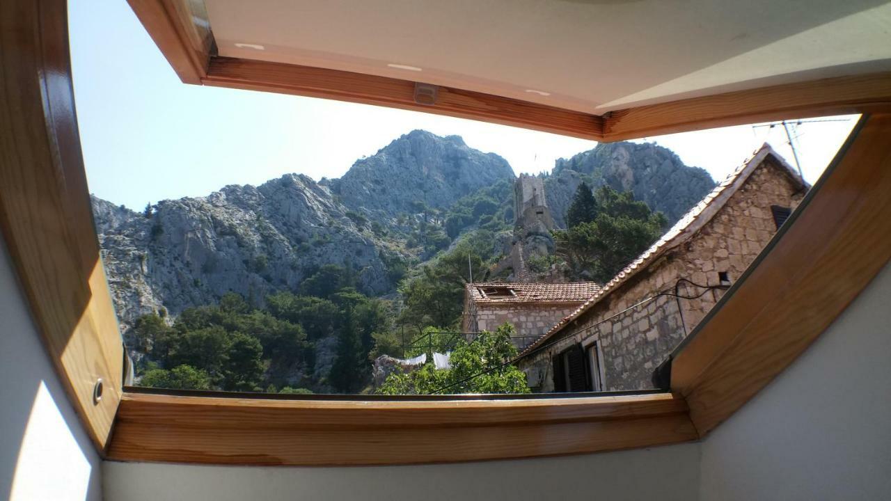 Apartments Iva Und Franka Omiš Екстериор снимка