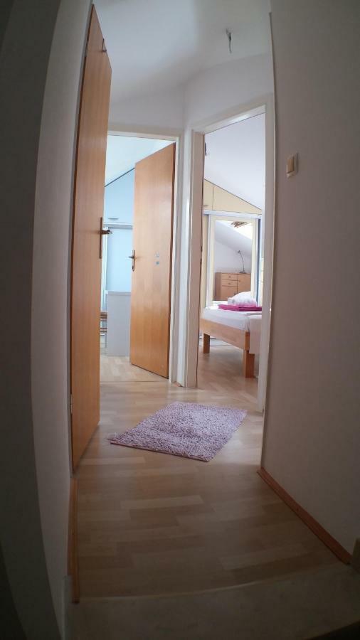 Apartments Iva Und Franka Omiš Екстериор снимка