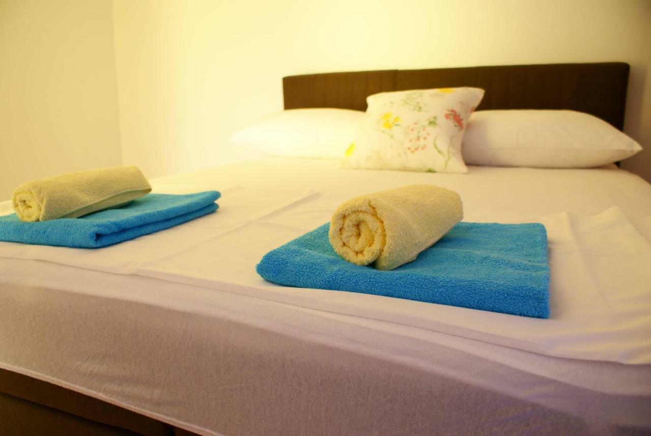 Apartments Iva Und Franka Omiš Екстериор снимка