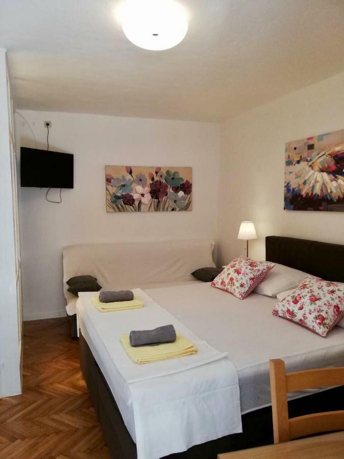 Apartments Iva Und Franka Omiš Екстериор снимка