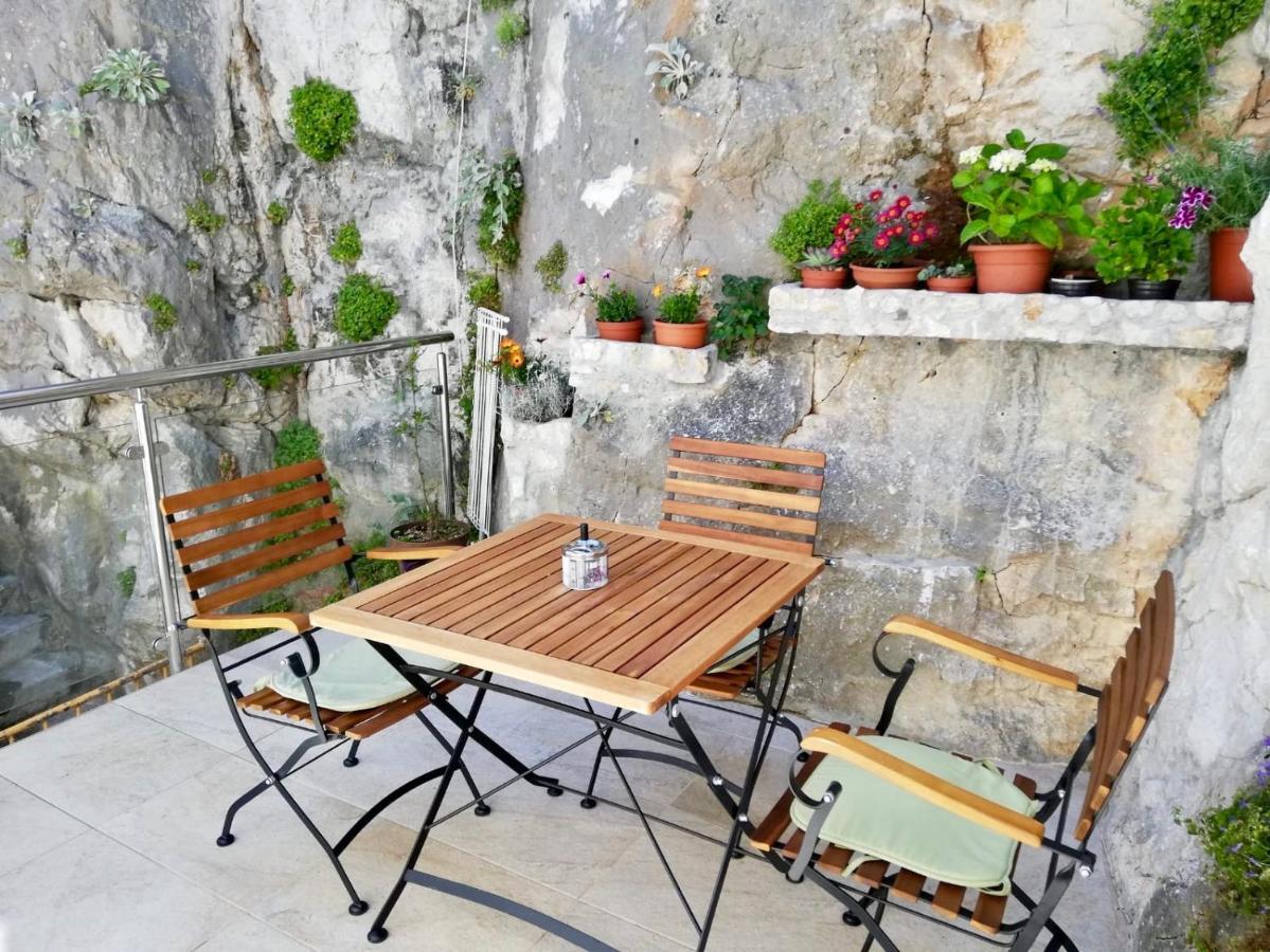 Apartments Iva Und Franka Omiš Екстериор снимка